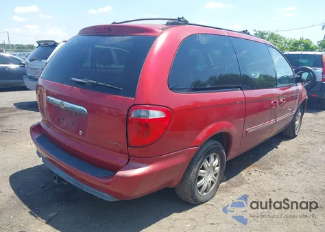 2005 Chrysler Town & Country Touring from USA, damaged, VIN 2C4GP54L75R447529
